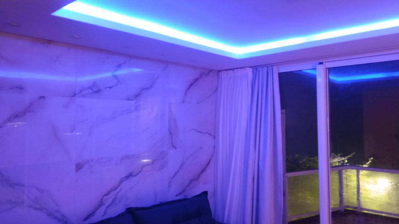Apartamento De Cobertura Frente Para O Mar Itapema Exteriör bild