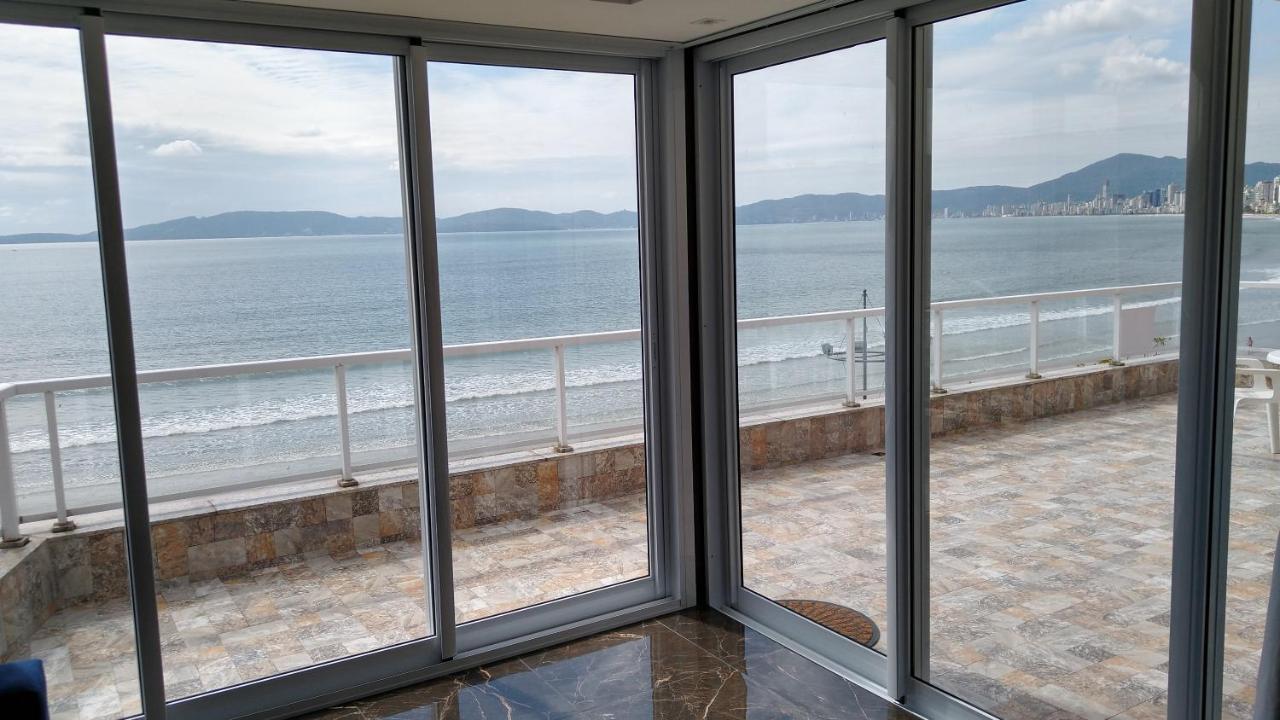 Apartamento De Cobertura Frente Para O Mar Itapema Exteriör bild