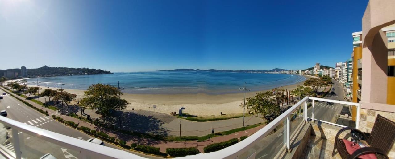 Apartamento De Cobertura Frente Para O Mar Itapema Exteriör bild