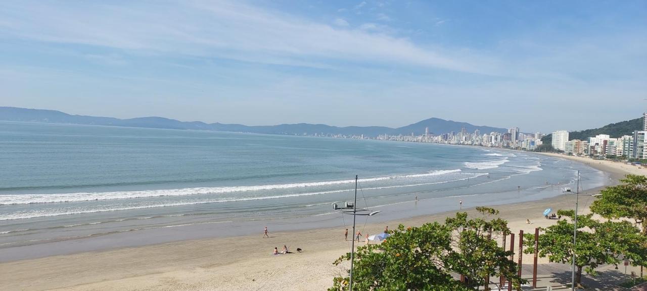 Apartamento De Cobertura Frente Para O Mar Itapema Exteriör bild