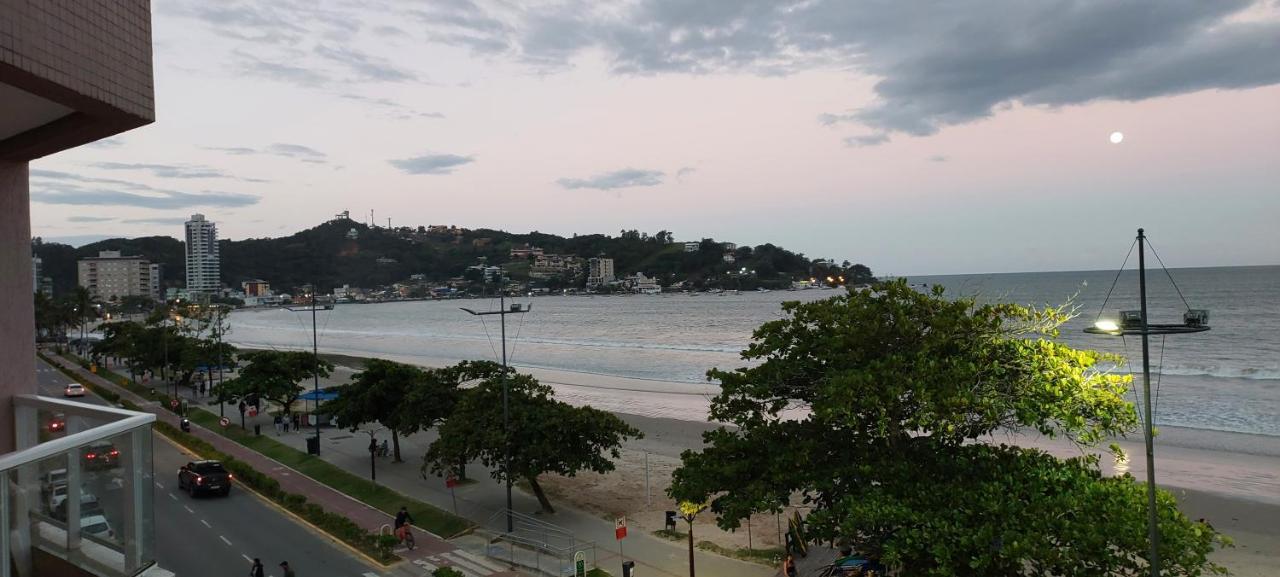 Apartamento De Cobertura Frente Para O Mar Itapema Exteriör bild