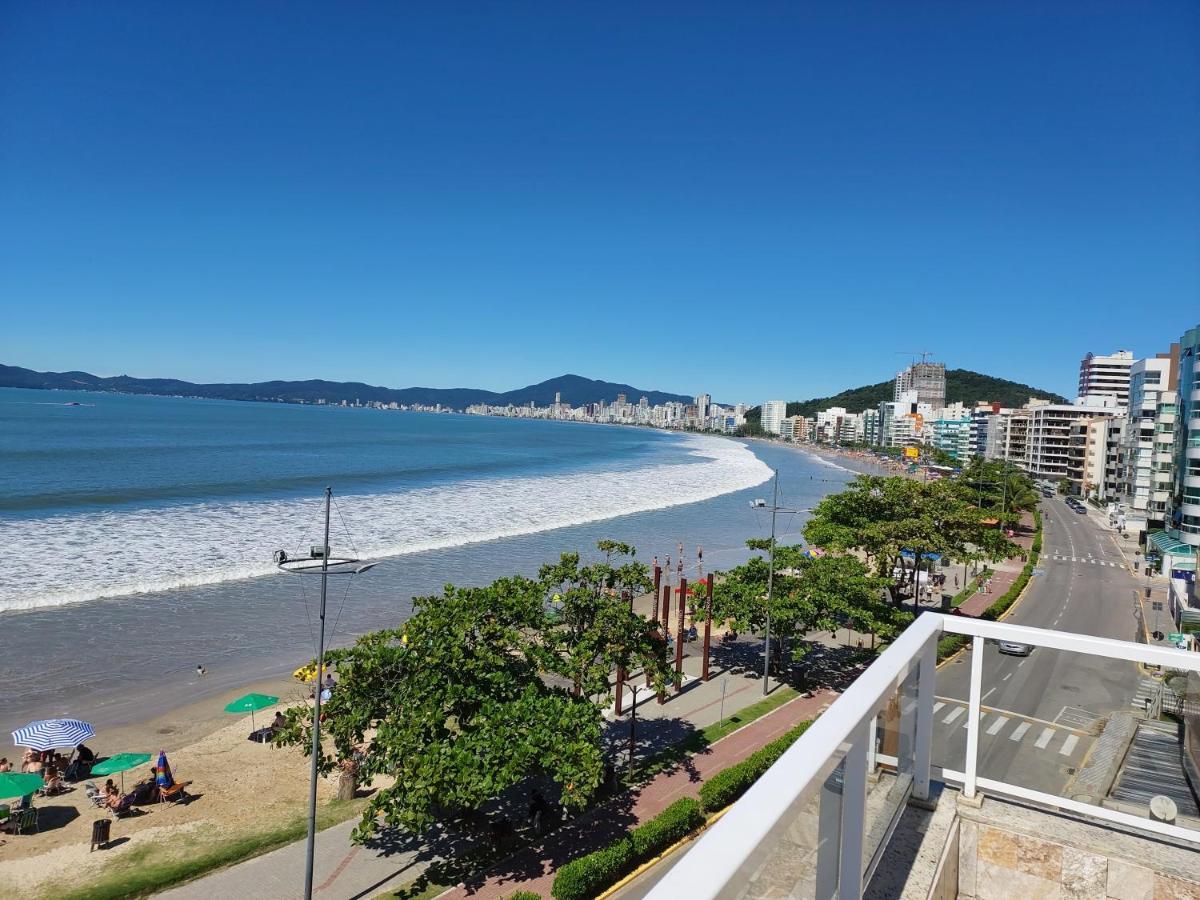 Apartamento De Cobertura Frente Para O Mar Itapema Exteriör bild